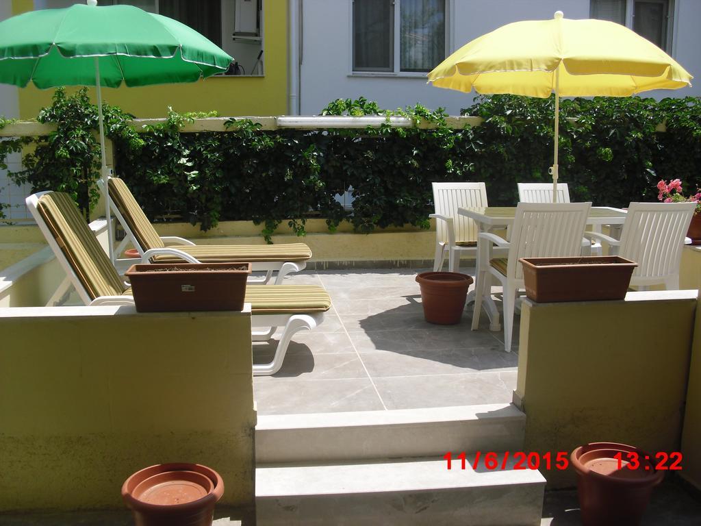 Gaby Apartment Кушадасъ Стая снимка