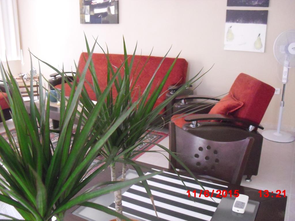 Gaby Apartment Кушадасъ Стая снимка