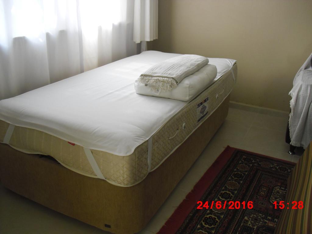 Gaby Apartment Кушадасъ Екстериор снимка