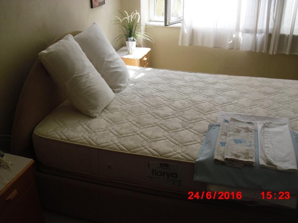 Gaby Apartment Кушадасъ Екстериор снимка
