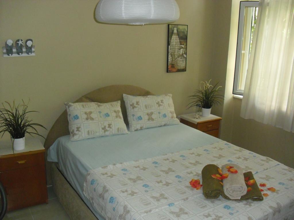 Gaby Apartment Кушадасъ Екстериор снимка