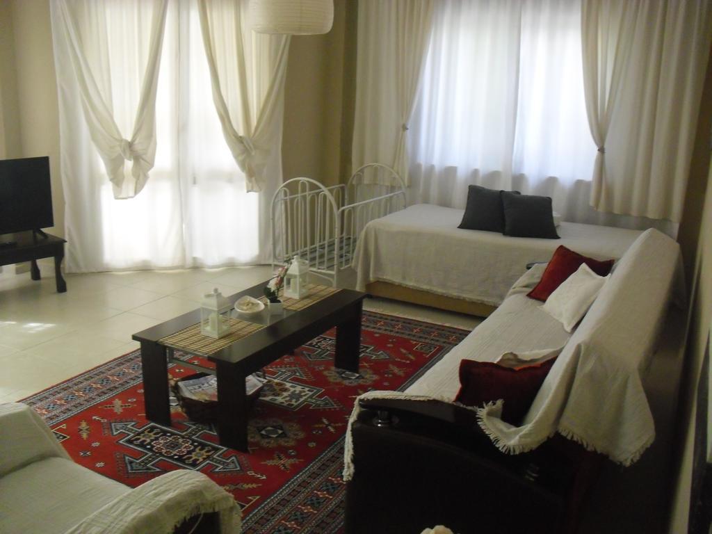 Gaby Apartment Кушадасъ Екстериор снимка
