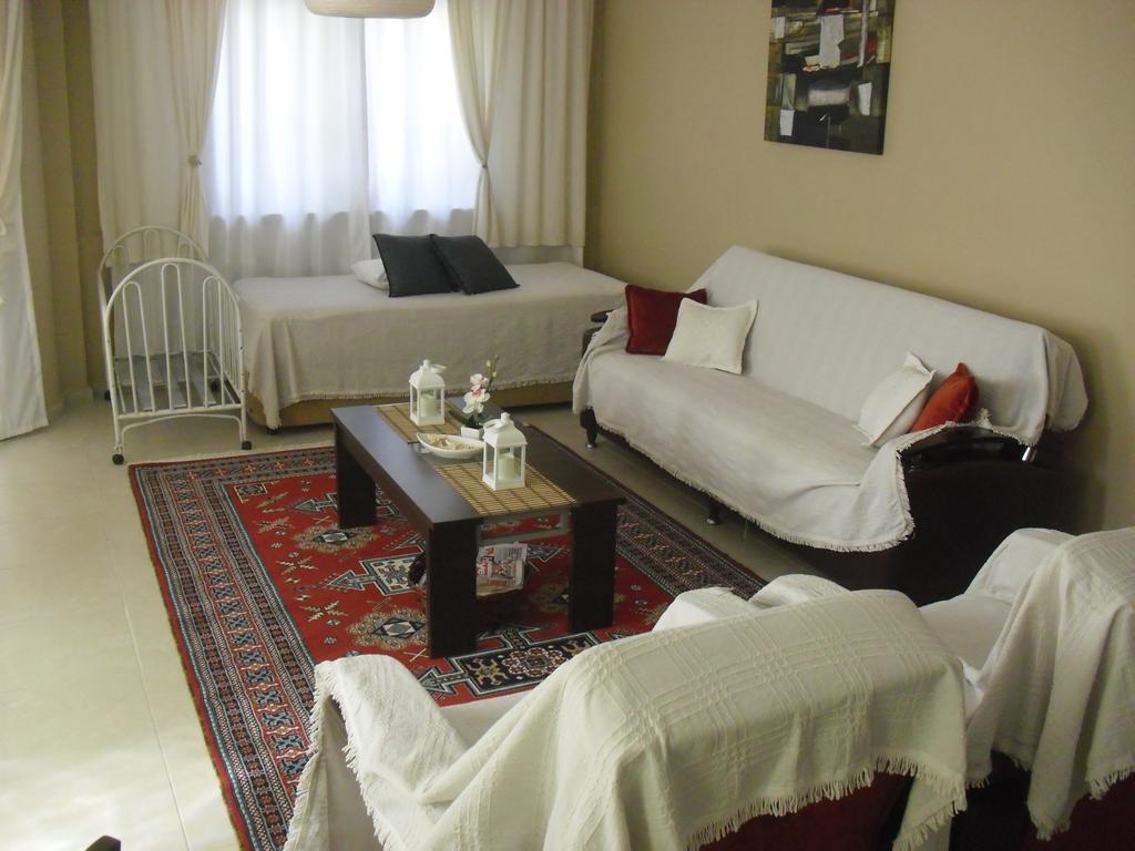 Gaby Apartment Кушадасъ Екстериор снимка