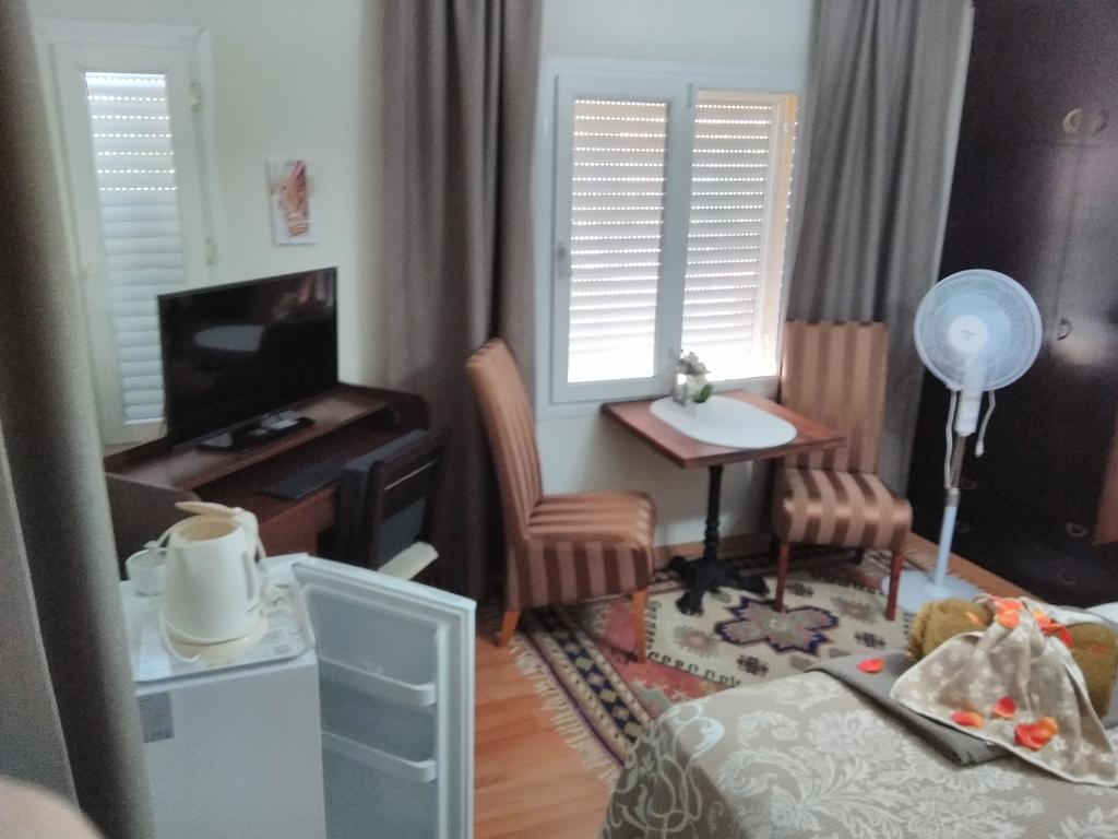 Gaby Apartment Кушадасъ Екстериор снимка