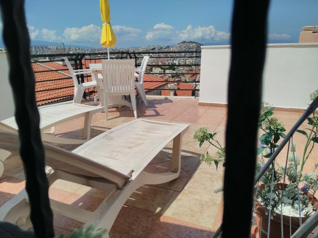 Gaby Apartment Кушадасъ Екстериор снимка