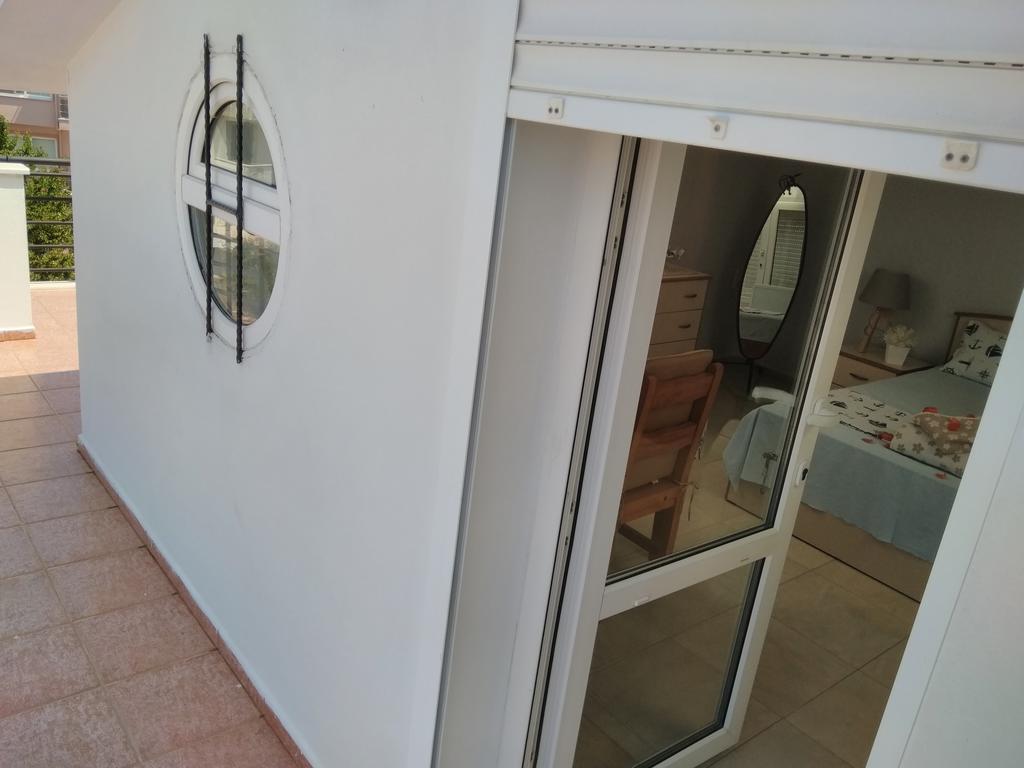 Gaby Apartment Кушадасъ Екстериор снимка