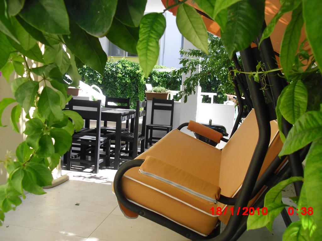 Gaby Apartment Кушадасъ Екстериор снимка