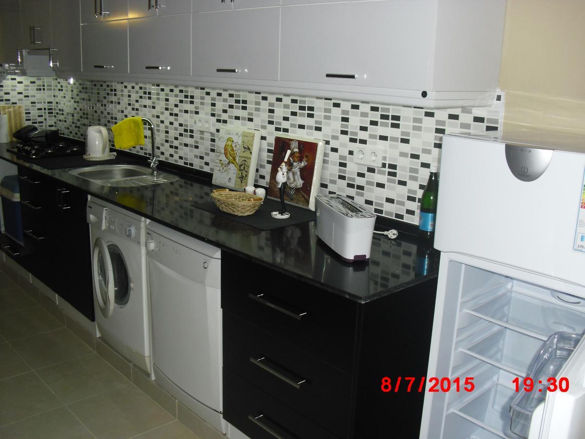 Gaby Apartment Кушадасъ Екстериор снимка